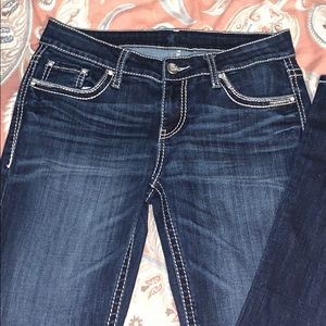 Regular straight buckle jeans!